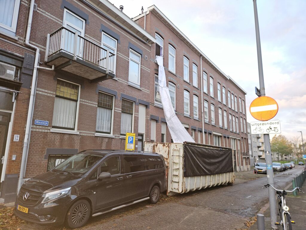 Woningontruiming bovenverdieping in Amstelveen